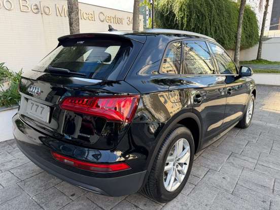 AUDI-Q5-2019