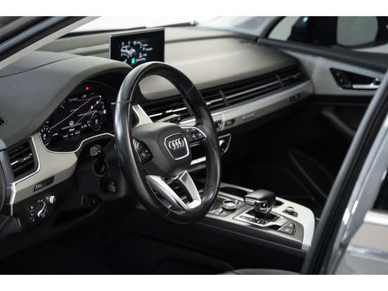 AUDI-Q7-2015