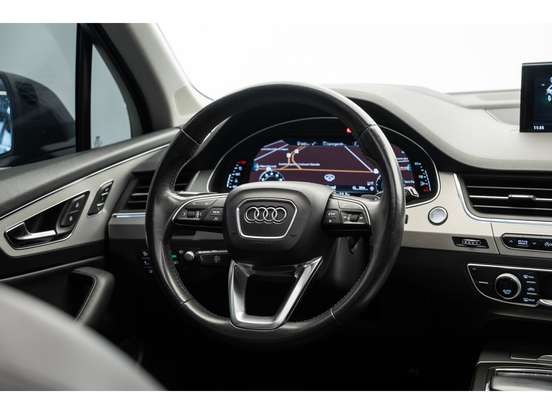AUDI-Q7-2015