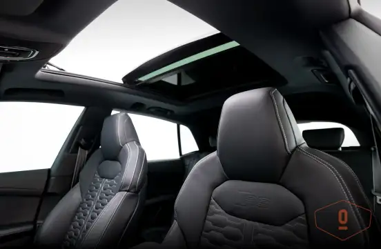 AUDI-RS Q8-2023