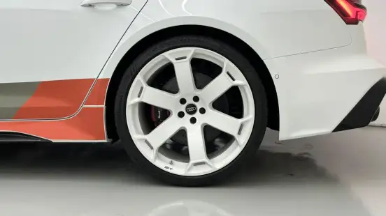 AUDI-RS6-2025