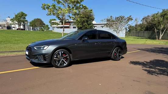 AUDI-A4-2020