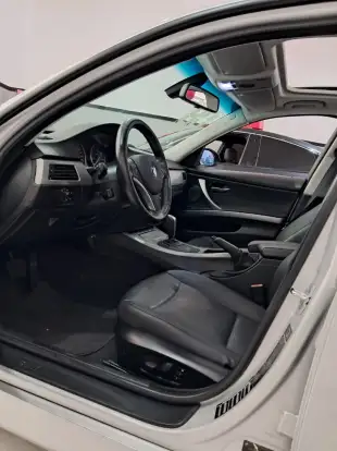 BMW-320i-2008