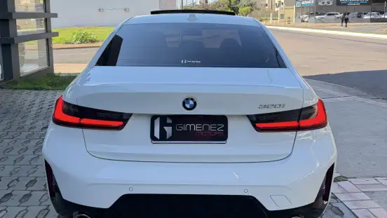 BMW-320i-2024