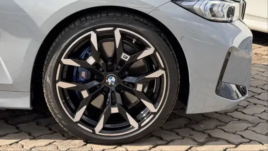 BMW-320i-2025