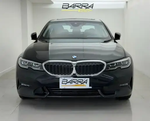 BMW-320i-2021