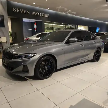 BMW-320i-2023