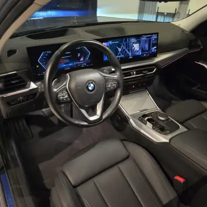 BMW-320i-2023