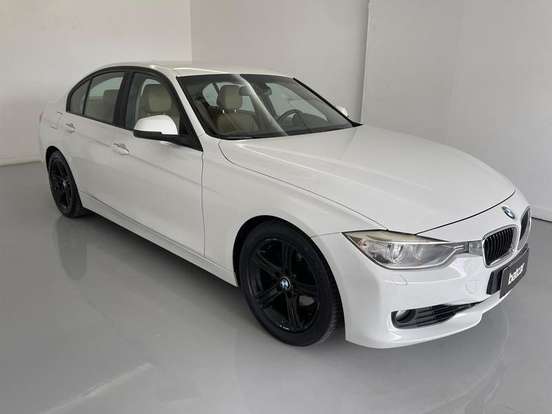 BMW-320i-2013