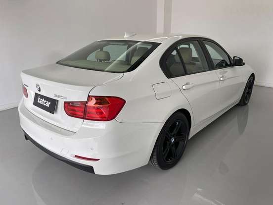 BMW-320i-2013