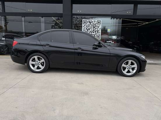 BMW-320i-2015