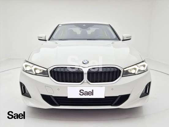 BMW-320i-2022