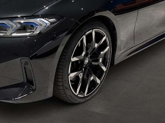 BMW-320i-2025