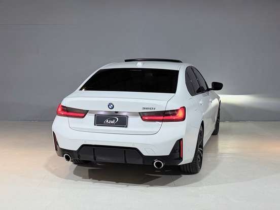 BMW-320i-2023