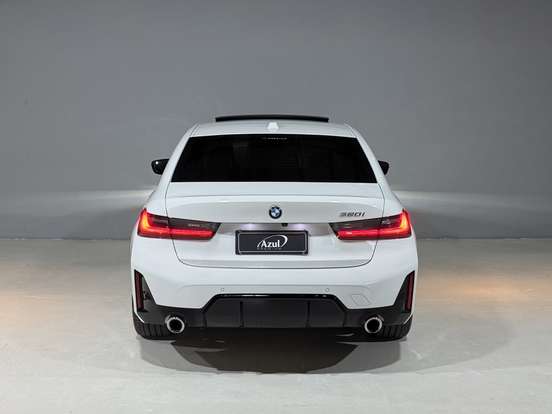BMW-320i-2023