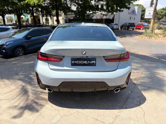 BMW-320i-2025