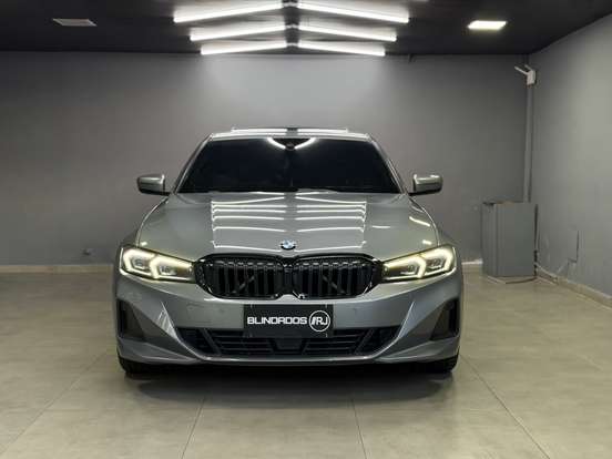 BMW-320i-2022