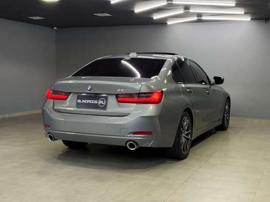 BMW-320i-2022