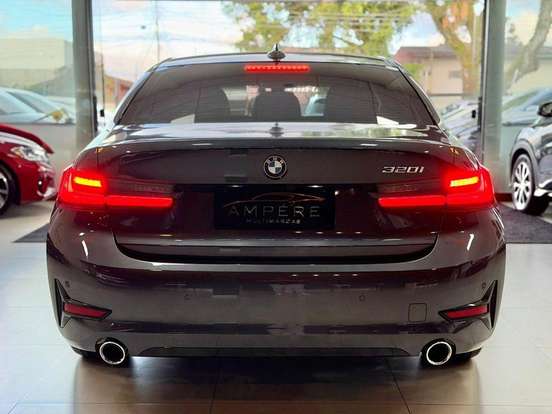 BMW-320i-2020