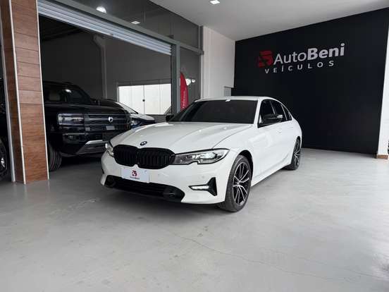 BMW-320i-2019
