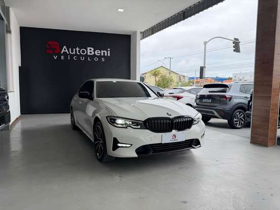 BMW-320i-2019