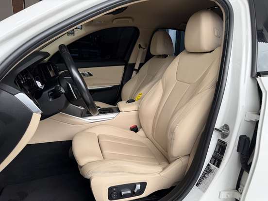 BMW-320i-2019