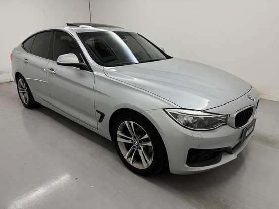 BMW-320i-2015