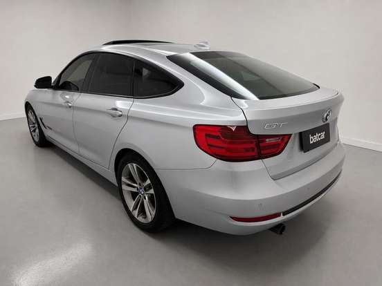 BMW-320i-2015