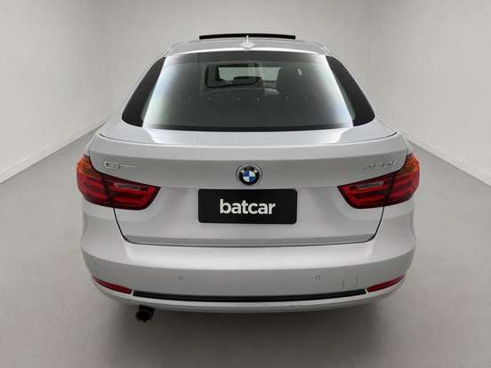 BMW-320i-2015