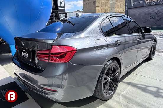 BMW-320i-2017