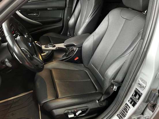 BMW-320i-2018