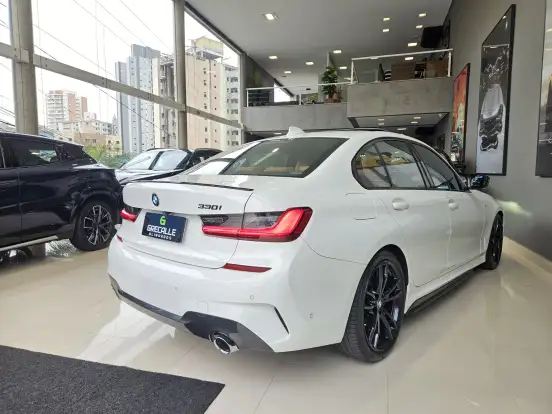 BMW-330i-2.0 16V TURBO GASOLINA M SPORT AUTOMÁTICO BMW-330i-2019