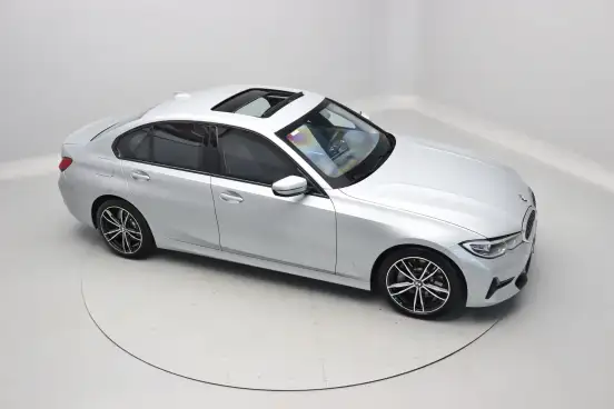BMW-330i-2019
