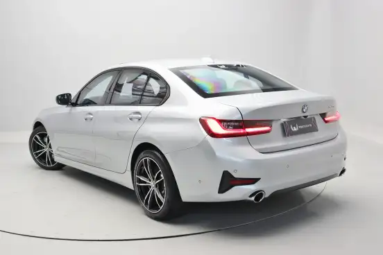 BMW-330i-2019