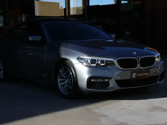 BMW-530i-2.0 16V TURBO GASOLINA M SPORT AUTOMÁTICO BMW-530i-2017