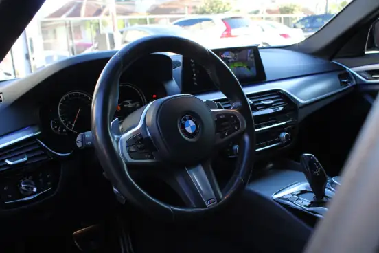 BMW-530i-2017