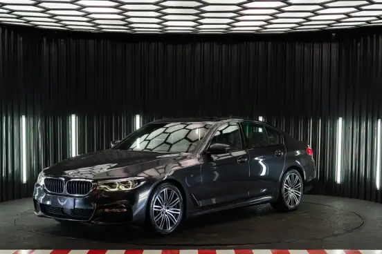 BMW-540i-2017