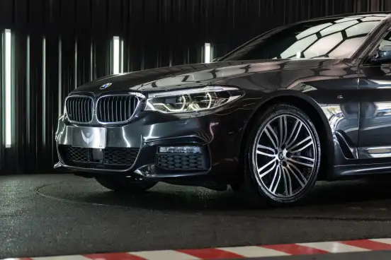 BMW-540i-2017
