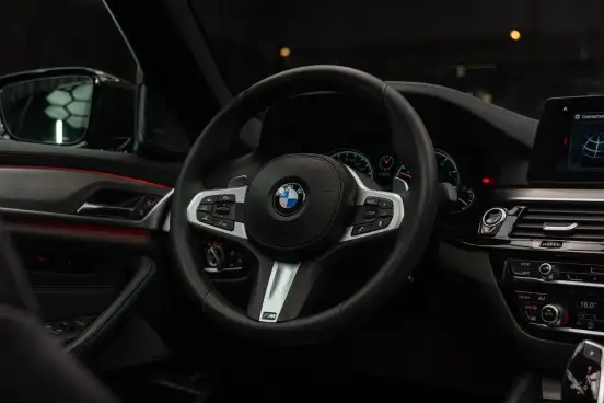 BMW-540i-2017