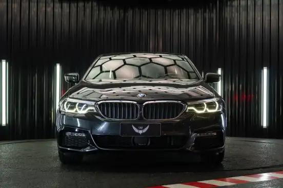 BMW-540i-2017