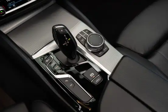 BMW-540i-2017
