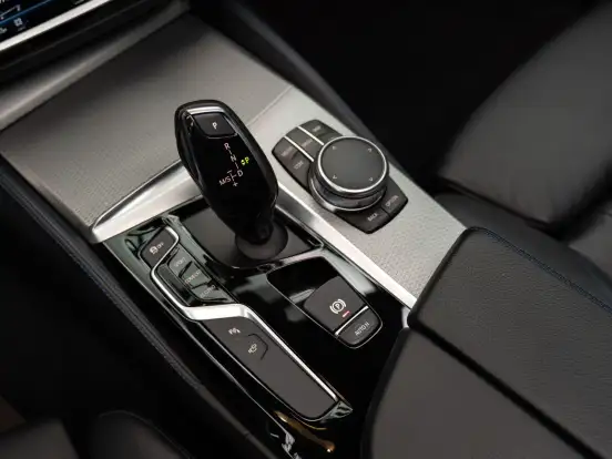 BMW-540i-3.0 24V TURBO GASOLINA M SPORT AUTOMÁTICO BMW-540i-2017