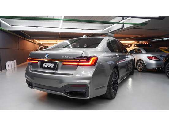 BMW-745Le-2021