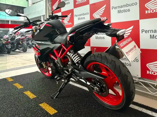 BMW-G 310 R-2024