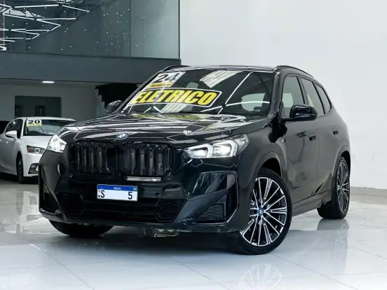 BMW-iX1-2023