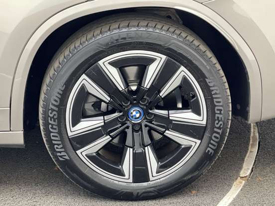 BMW-iX3-ELÉTRICO M SPORT BMW-iX3-2023