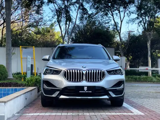 BMW-X1-2.0 16V TURBO ACTIVEFLEX SDRIVE20I X-LINE 4P AUTOMÁTICO BMW-X1-2019