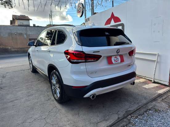 BMW-X1-2021