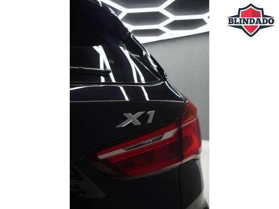 BMW-X1-2.0 16V TURBO ACTIVEFLEX SDRIVE20I 4P AUTOMÁTICO BMW-X1-2017