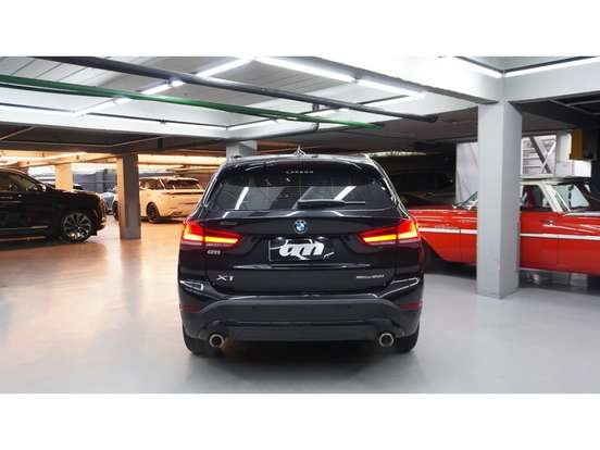 BMW-X1-2021